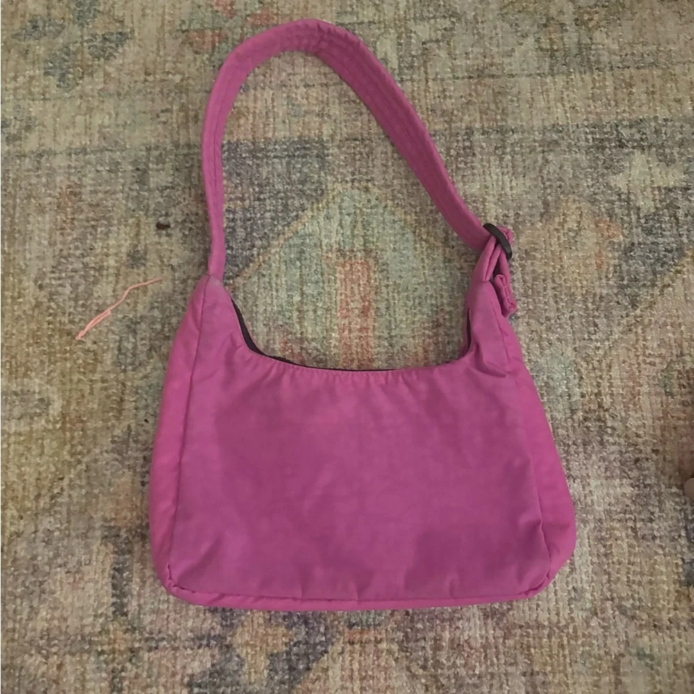 Baggu mini nylon Shoulder Bag in extra pink - Picture 2 of 2